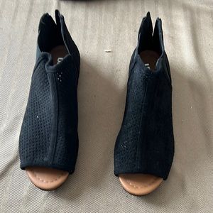 Woman’s sandals